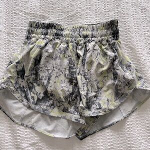 Lululemon track that high rise shorts • size 6